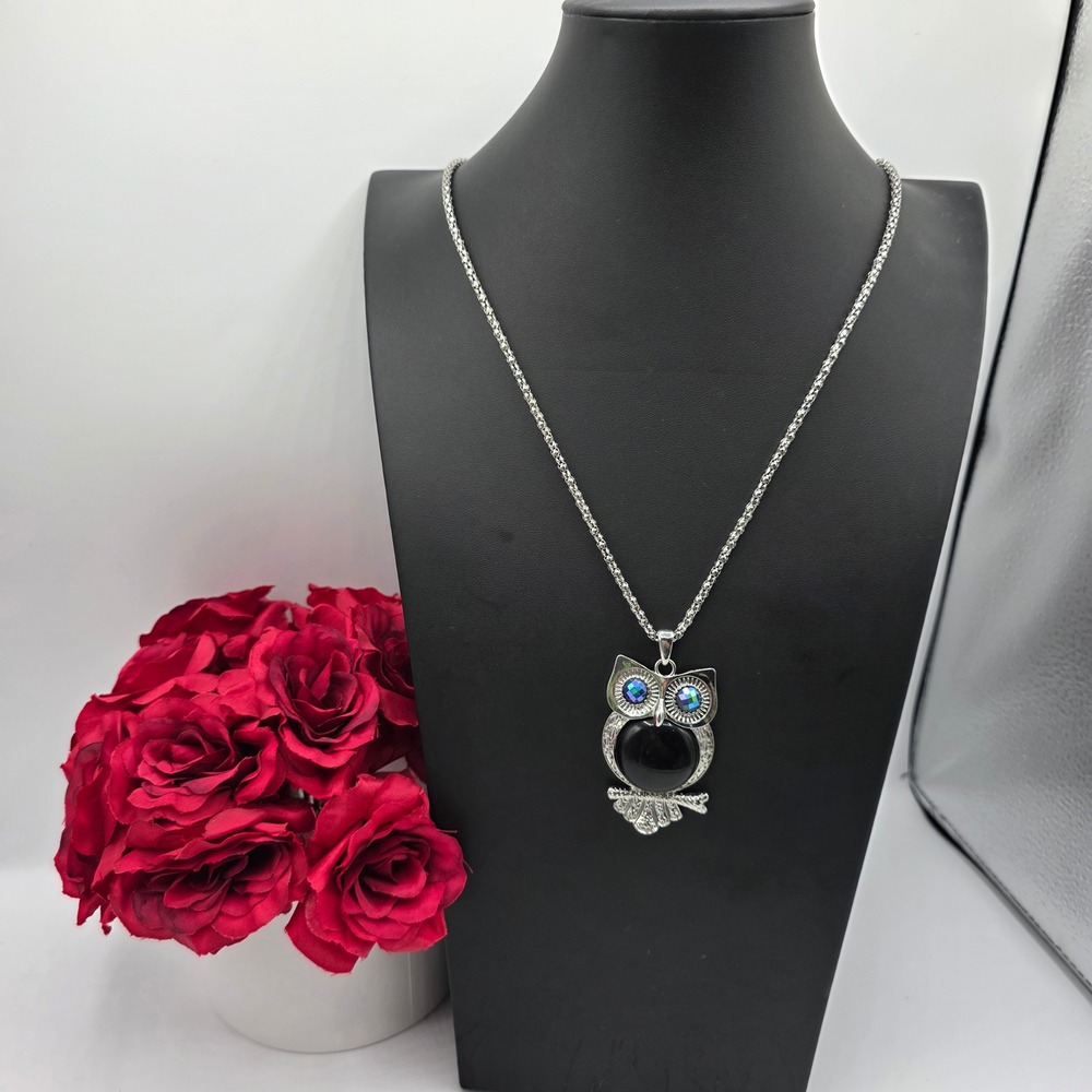 Vintage Style Silver Tone Owl Pendant Necklace Black Cabochon Iridescent Eyes
